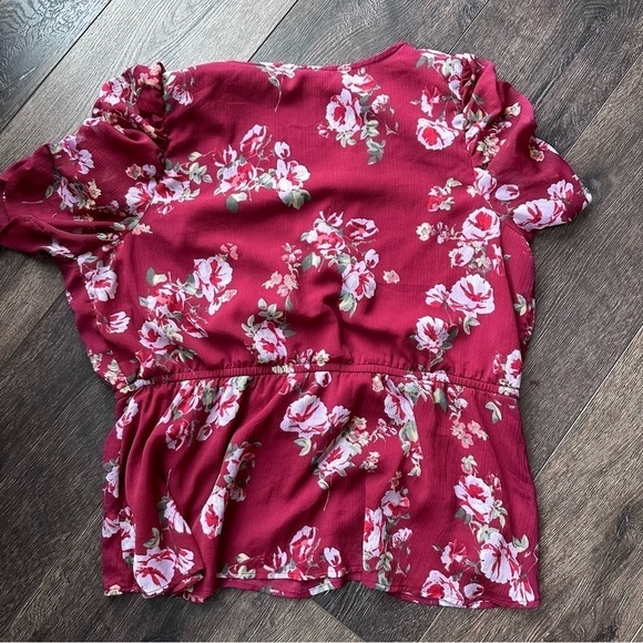 Maurice’s 1X peplum babydoll floral ruby magenta top - Picture 4 of 4